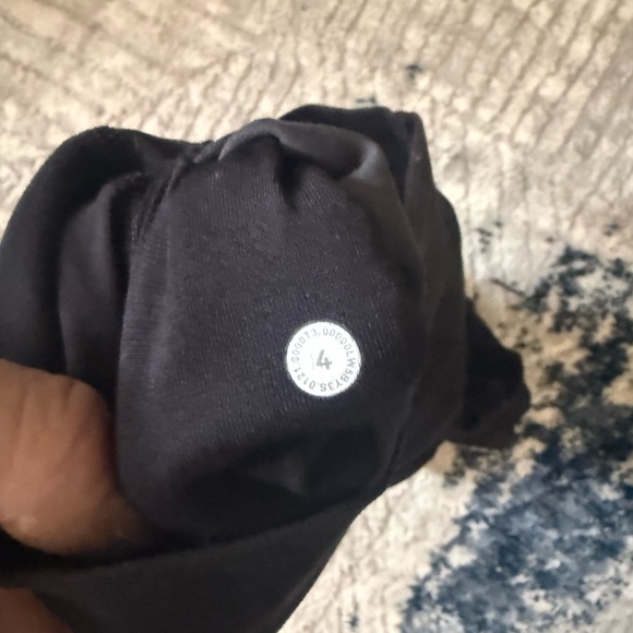 lululemon Black Camouflage Leggings size 4 - Picture 4 of 4